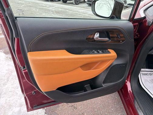 2023 Chrysler Pacifica L