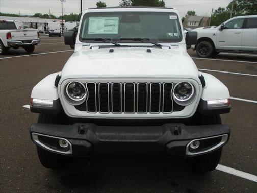 2025 Jeep Wrangler 4-Door Sahara 4x4