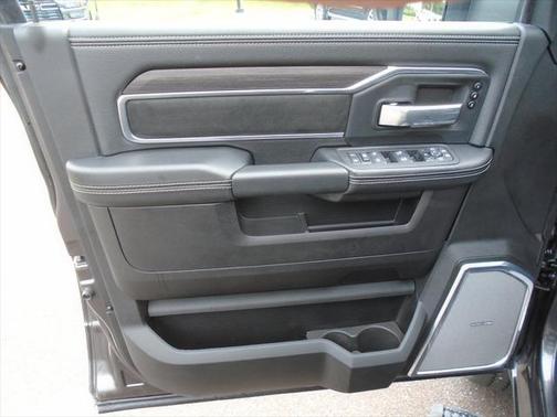 2025 RAM 2500 Laramie Crew Cab 4x4 6'4' Box