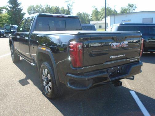 2024 GMC Sierra 2500 Denali
