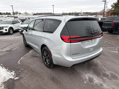 2026 Chrysler Pacifica L