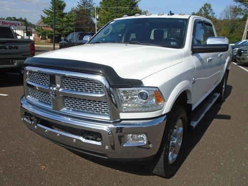 2017 RAM 2500 Laramie Crew Cab 4x4 6'4' Box