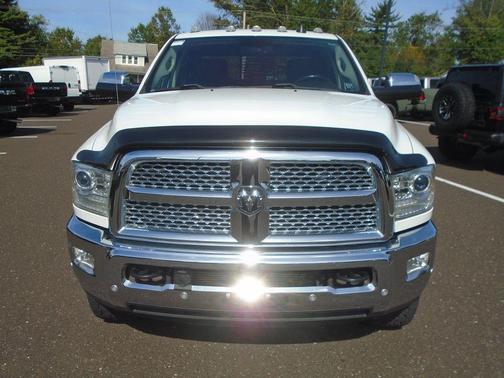 2017 RAM 2500 Laramie Crew Cab 4x4 6'4' Box
