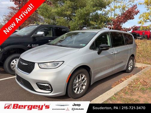 2024 Chrysler Pacifica Touring L