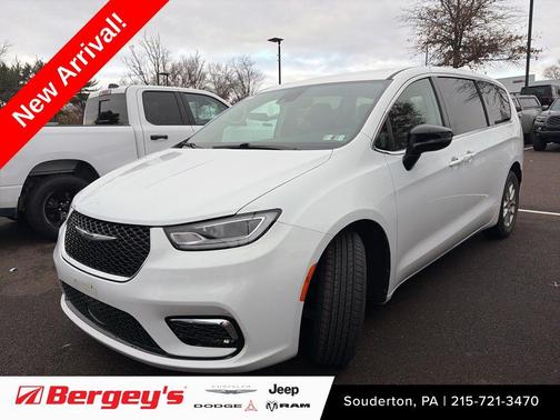 2024 Chrysler Pacifica Touring L