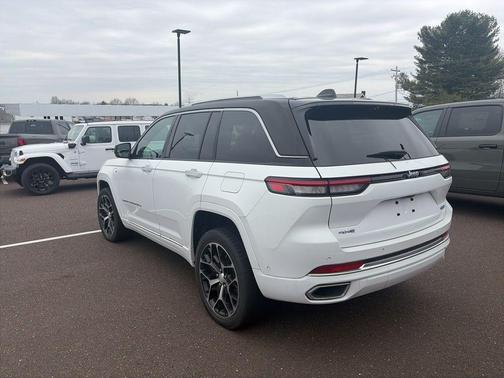 2022 Jeep Grand Cherokee 4xe Summit Reserve