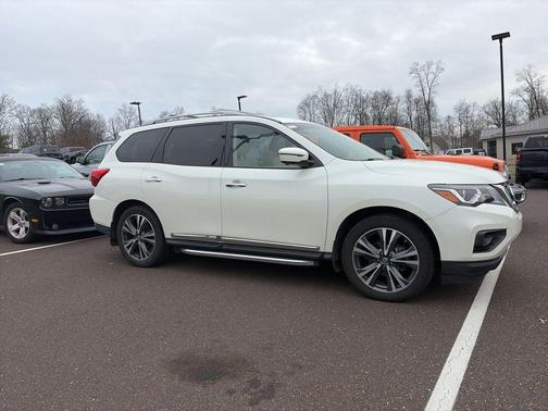 2019 Nissan Pathfinder Platinum