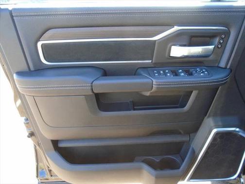 2025 RAM 2500 Laramie Crew Cab 4x4 6'4' Box