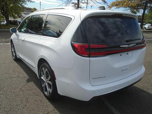 2024 Chrysler Pacifica L