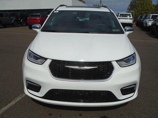 2024 Chrysler Pacifica L