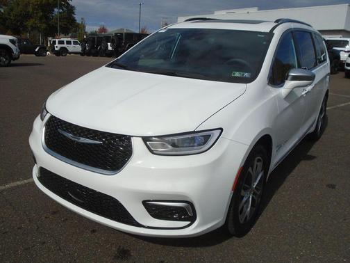 2024 Chrysler Pacifica L