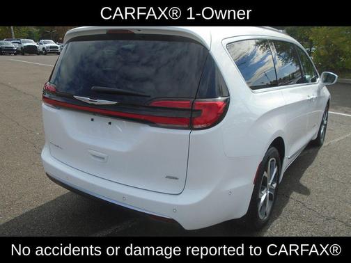 2024 Chrysler Pacifica L
