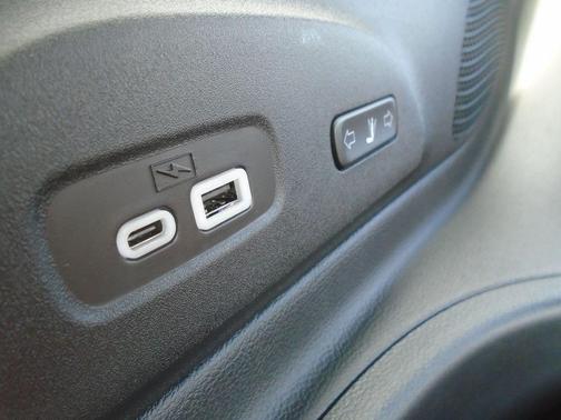 2024 Chrysler Pacifica L