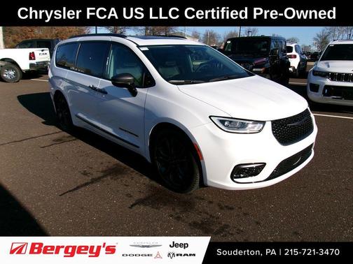 2024 Chrysler Pacifica Touring L