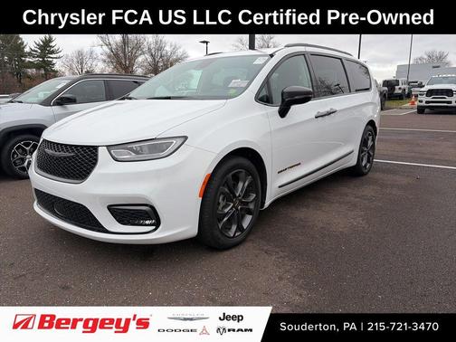 2024 Chrysler Pacifica Touring L