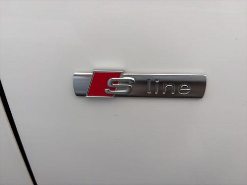 2018 Audi Q3 2.0T Premium Plus