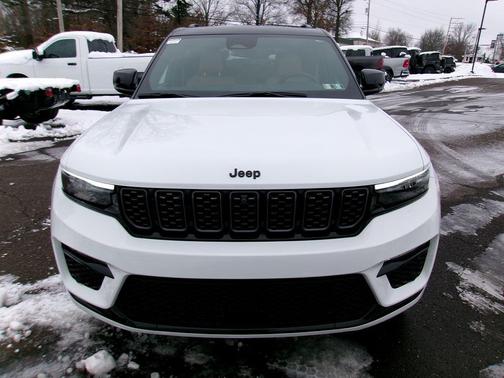 2024 Jeep Grand Cherokee Summit