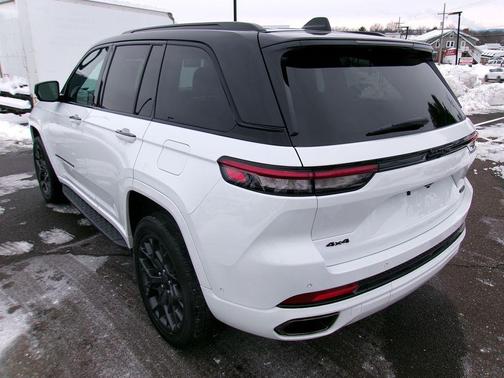 2024 Jeep Grand Cherokee Summit