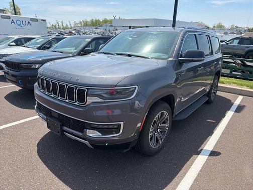 Baltic Gray Metallic Clearcoat 2024 Jeep Wagoneer Series II 4x4