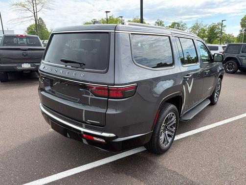 Baltic Gray Metallic Clearcoat 2024 Jeep Wagoneer Series II 4x4