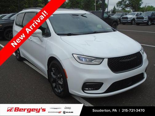 2021 Chrysler Pacifica Touring L