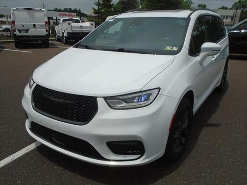 2021 Chrysler Pacifica Touring L