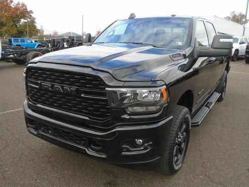 2024 RAM 2500 Big Horn Crew Cab 4x4 6'4' Box