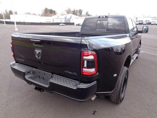 2024 RAM 3500 Laramie Crew Cab 4x4 8' Box