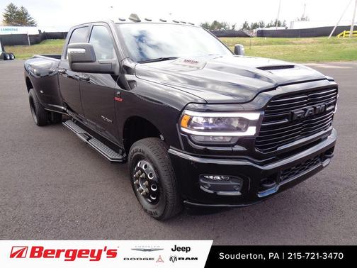 2024 RAM 3500 Laramie Crew Cab 4x4 8' Box