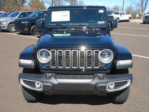 2025 Jeep Wrangler 4-Door Sahara 4x4
