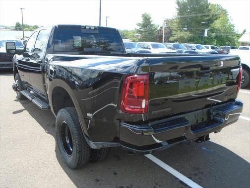 2025 RAM 3500 Big Horn Crew Cab 4x4 8' Box