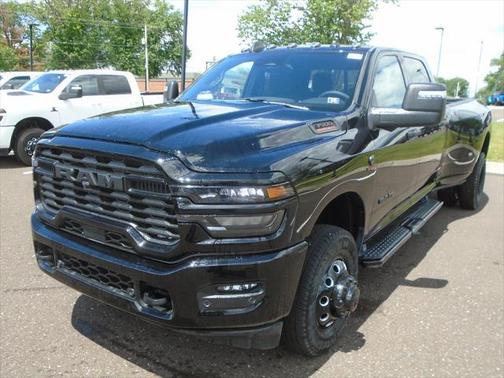 2025 RAM 3500 Big Horn Crew Cab 4x4 8' Box