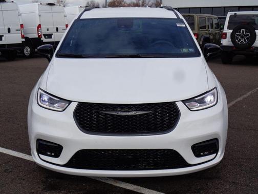 2026 Chrysler Pacifica L