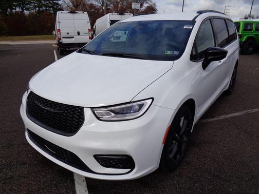 2026 Chrysler Pacifica L