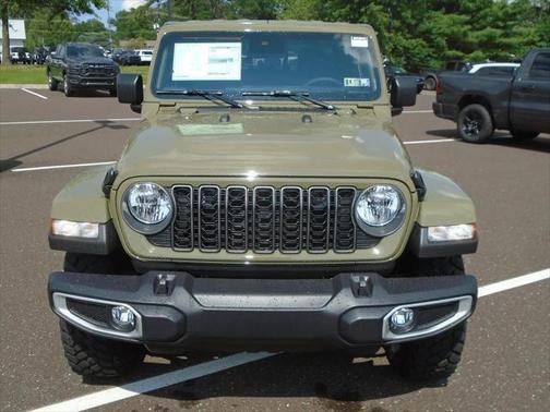 2025 Jeep Gladiator High Tide