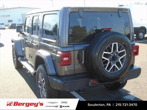 2025 Jeep Wrangler 4-Door Sahara 4x4