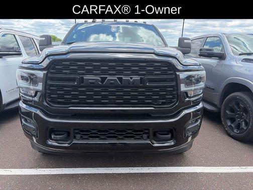 Diamond Black Crystal Pearlcoat 2023 RAM 3500 Big Horn Crew Cab 4x4 8' Box