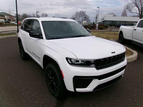 2026 Jeep Grand Cherokee Altitude