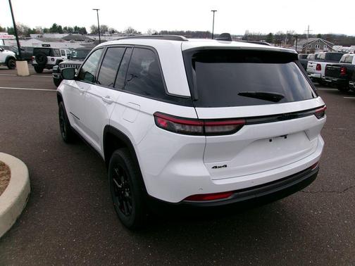 2026 Jeep Grand Cherokee Altitude