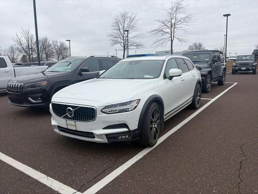 2017 Volvo V90 Cross Country T6