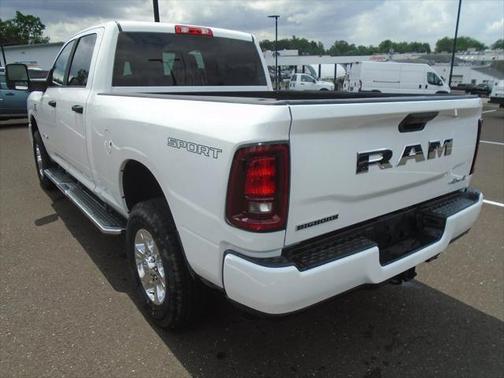2025 RAM 2500 Big Horn Crew Cab 4x4 6'4' Box