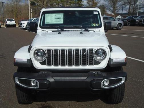 2025 Jeep Wrangler 4-Door Sahara 4x4