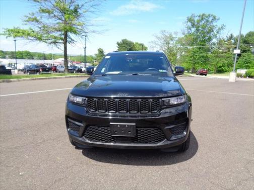 2022 Jeep Grand Cherokee Altitude