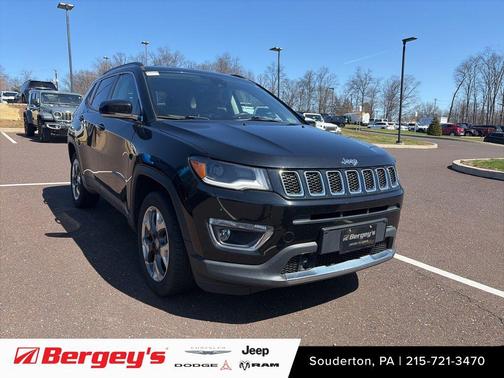 Diamond Black Crystal Pearlcoat 2018 Jeep Compass Limited