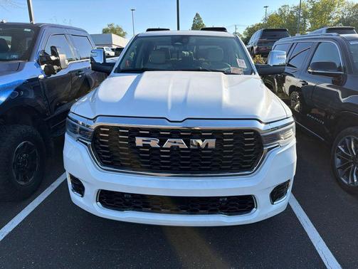 Ivory White Tri-Coat Pearlcoat 2025 RAM 1500 ST