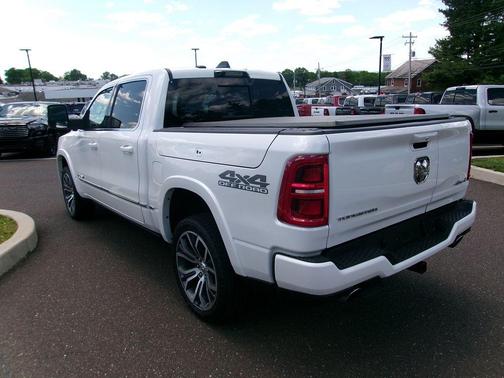 Ivory White Tri-Coat Pearlcoat 2025 RAM 1500 ST