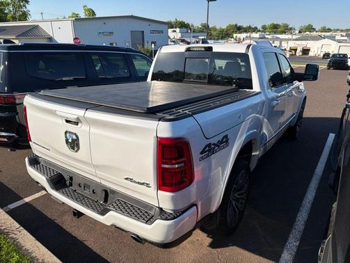 Ivory White Tri-Coat Pearlcoat 2025 RAM 1500 ST