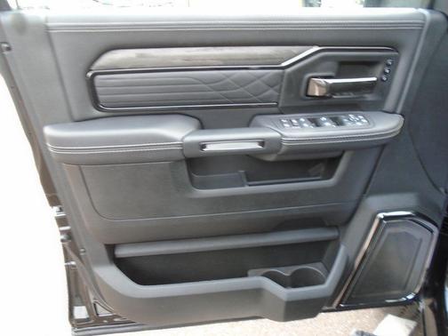 2025 RAM 2500 Limited Mega Cab 4x4 6'4' Box