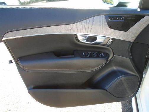 2022 Volvo XC90 T6 Inscription