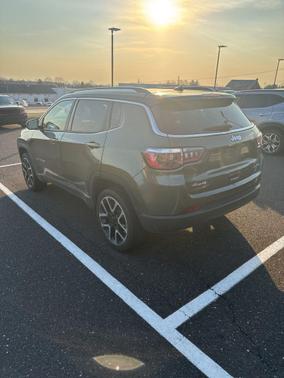 Olive Green Pearlcoat 2018 Jeep Compass Limited